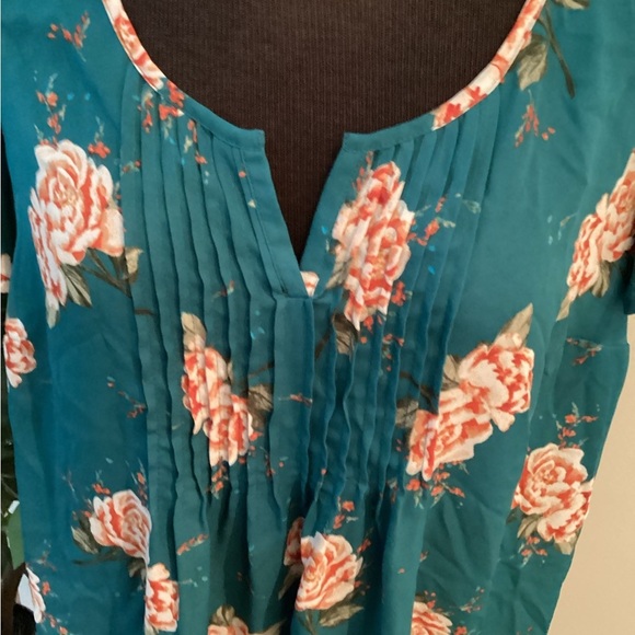 Torrid flutter sleeve scoop neck with pleats Woman’s size 00 M/L 10 - Picture 6 of 11